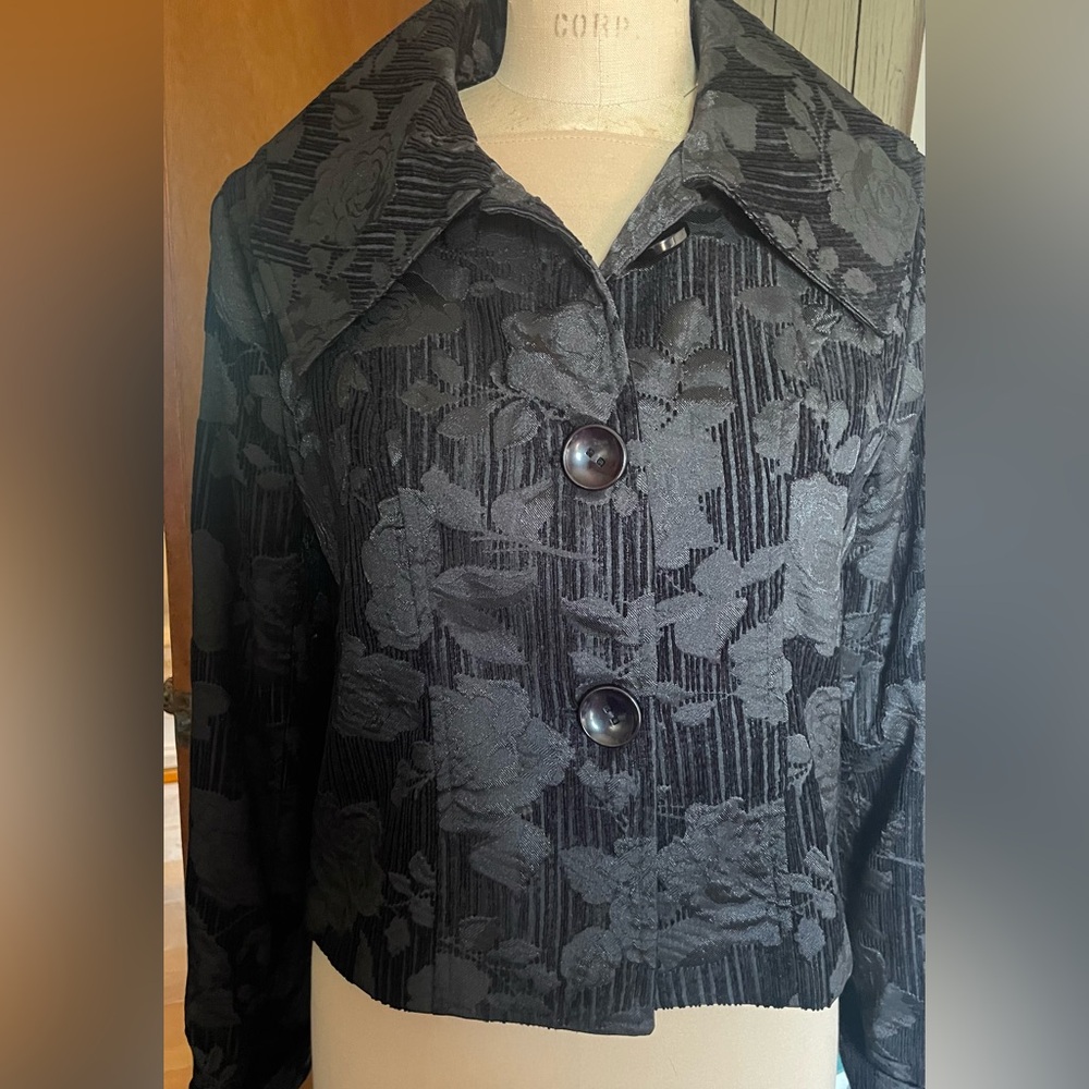 Black floral embossed rose blazer in size 10